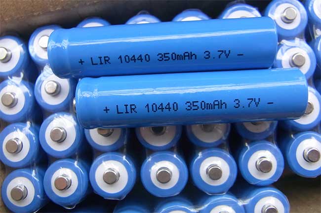 鋰電池生產(chǎn)車間濕度怎么控制？鋰電池車間用除濕機